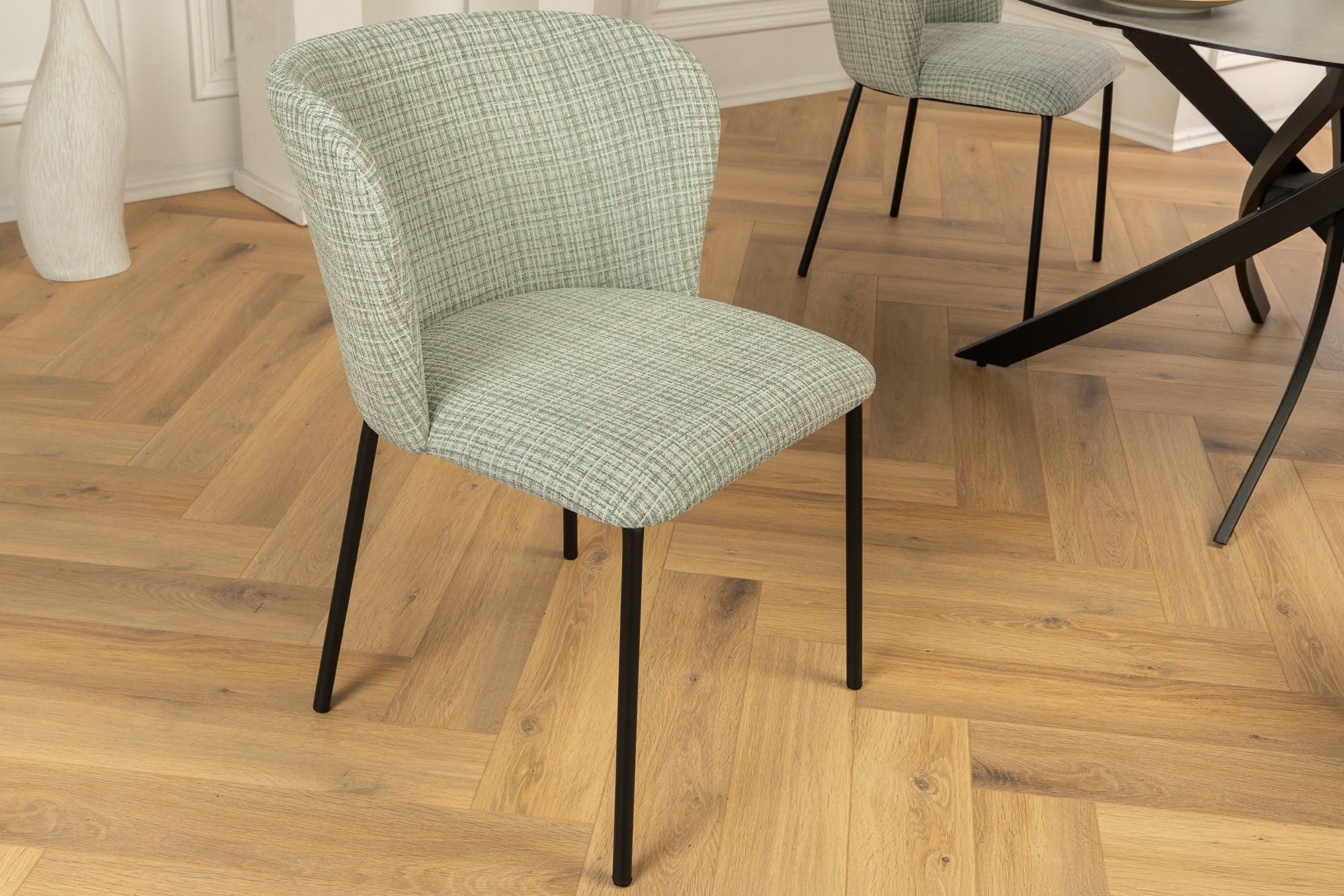 Design stoel LYON groen-roze geruite bouclé zwarte metalen poten - 44958
